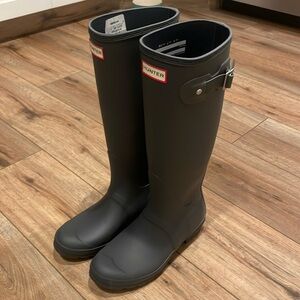 . Hunter. Women's Original Tall Rain Boots. Dark slate color